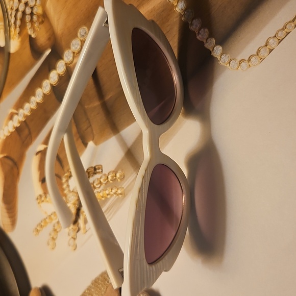 Agua Bendita Cream Cat-Eye Sunglasses Retro Target Aguabendita Chic Resort - Picture 5 of 5